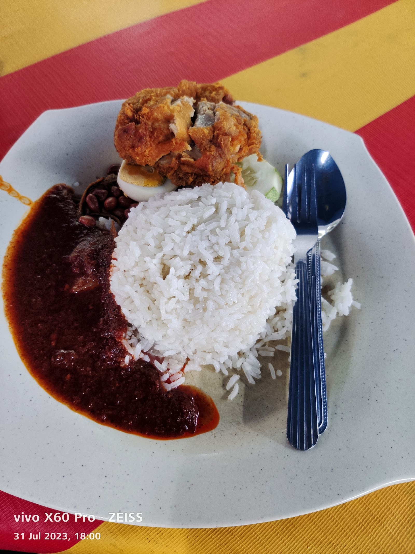 Nasi Kukus Ayam Berempah Special